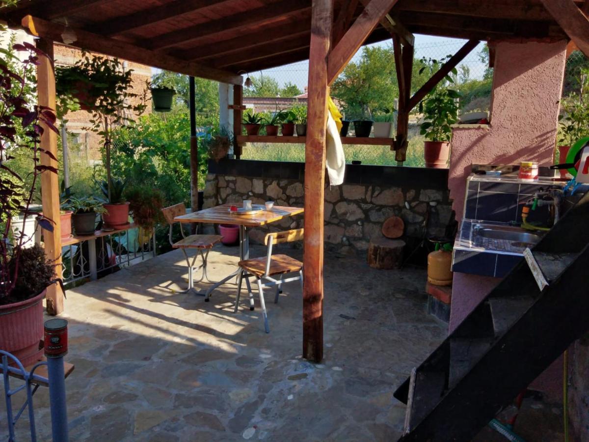 Villa Gardenhouse à Memlishte Extérieur photo