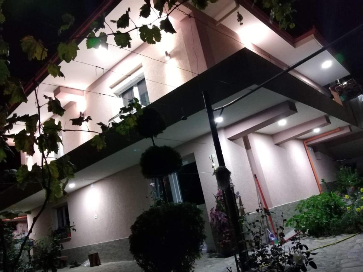 Villa Gardenhouse à Memlishte Extérieur photo